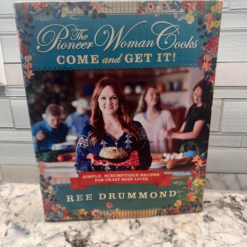 The Pioneer Woman Cooks Cookbook